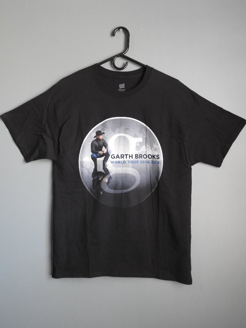 Black Garth Brooks World Tour 2014-16 Size L Short Sleeve Country Music Tee